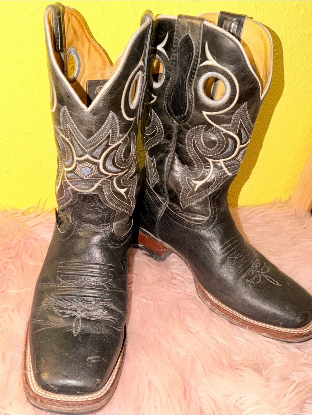 Men's Black Embroidered Western Boots